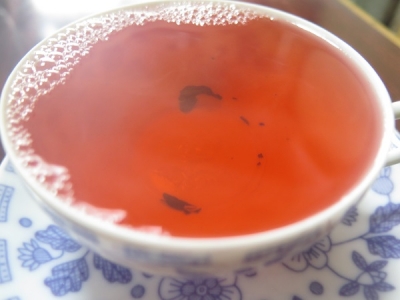 赤いローゼルの葉のお茶